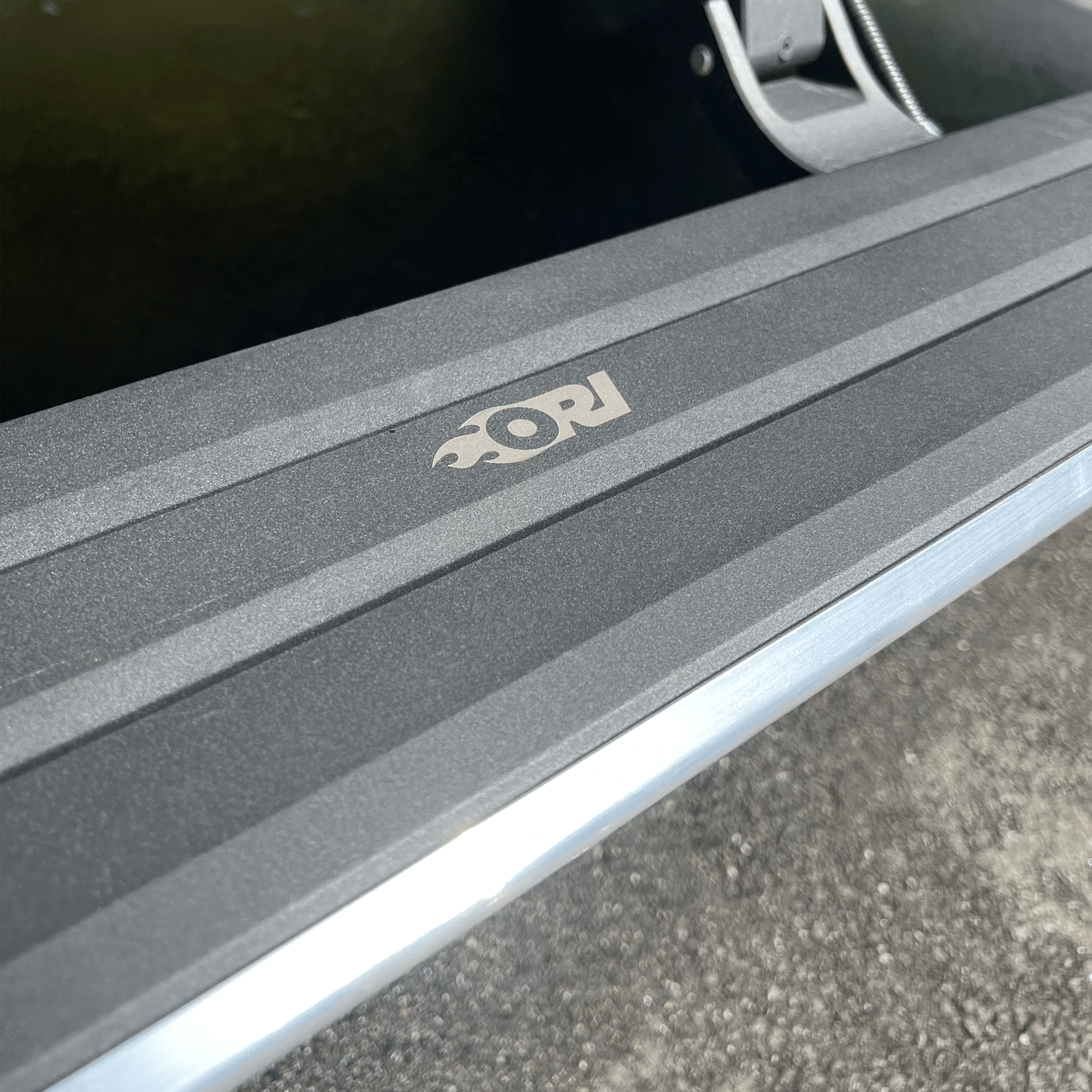 Electric Side Steps vs Stepping Boards - Offroad Industries