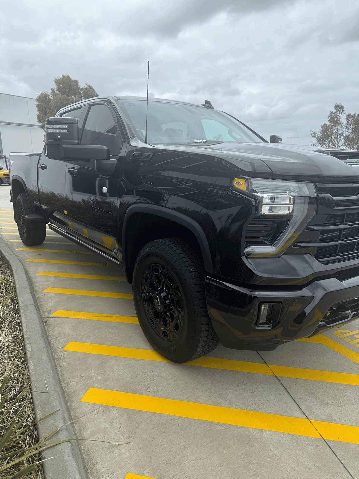 ORI Chevy Silverado 2500HD 2024+ Electric Steps - Offroad Industries