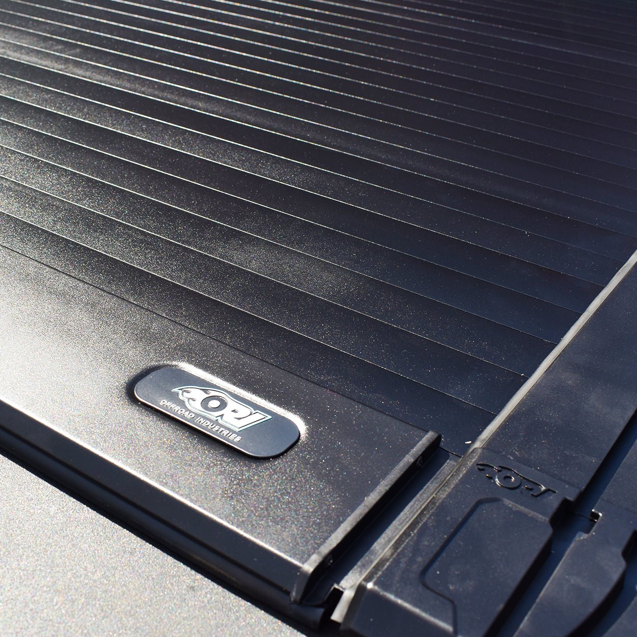 ORI RAM 2500 ROLLER SHUTTER with RAMBOX & Without 6.5' BED - Offroad Industries