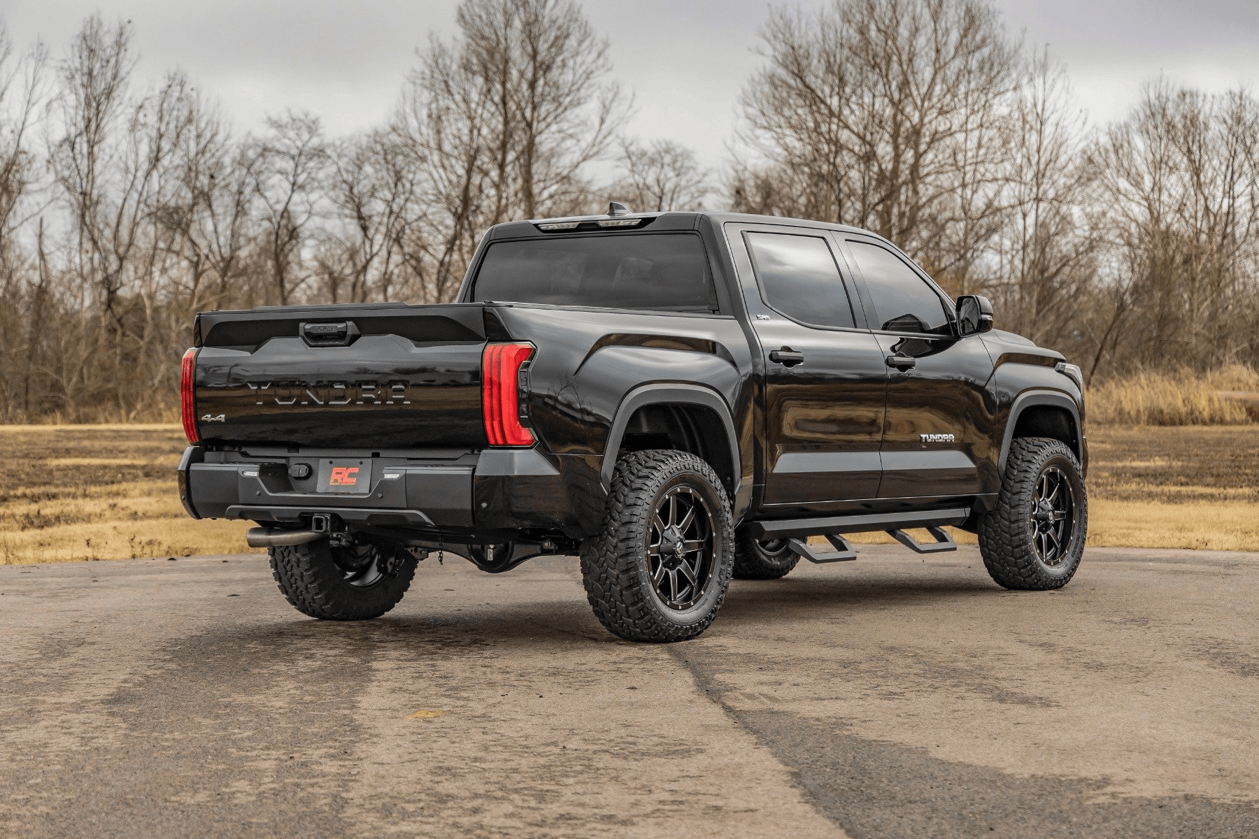 Rough Country 3.5 Inch Lift Kit Toyota Tundra 4WD M1 Suspension (2022 - 2025) - Offroad Industries