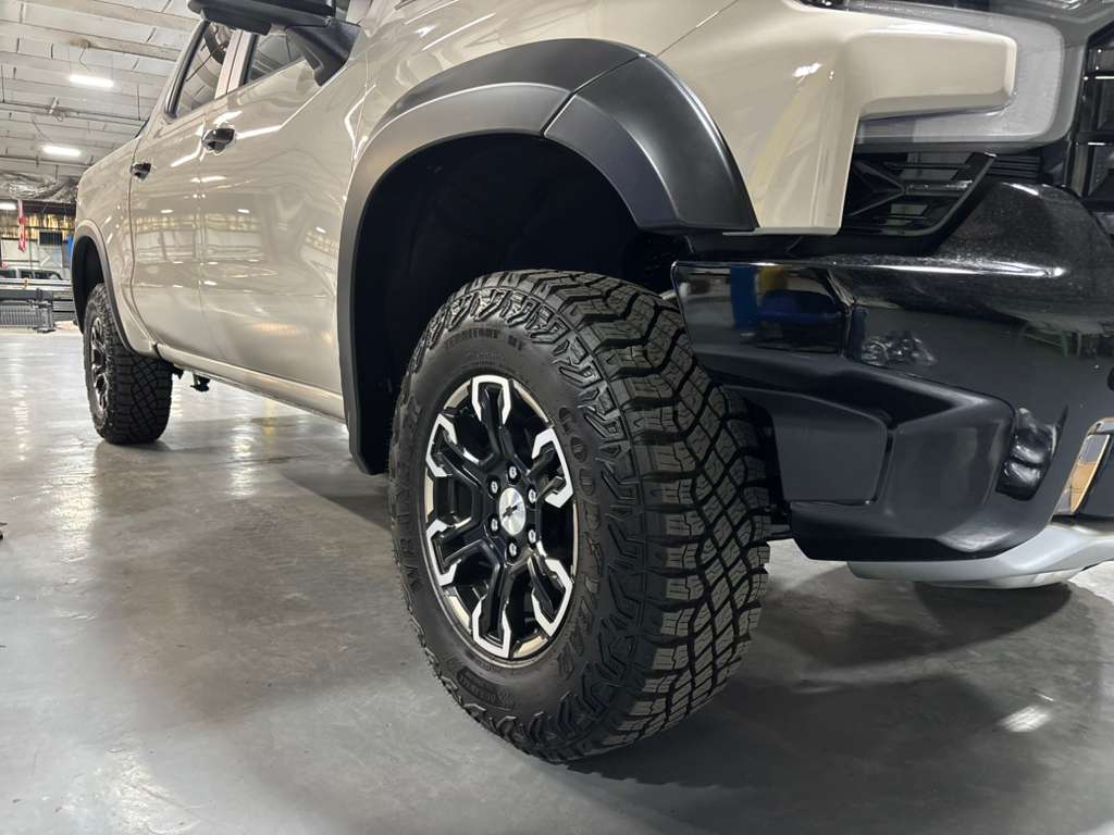 Rough Country Flares Chevy Silverado 1500 ZR2 - Offroad Industries