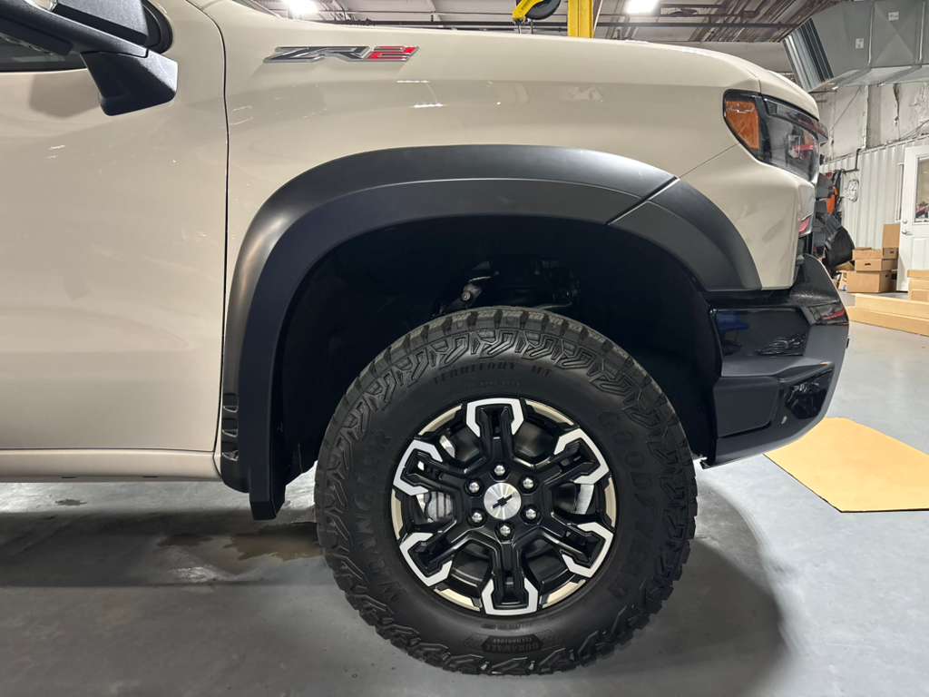 Rough Country Flares Chevy Silverado 1500 ZR2 - Offroad Industries