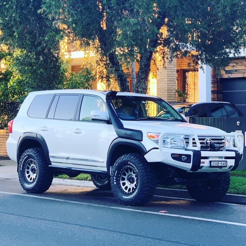 Bushwacker Flares suitable for Toyota Landcruiser 200 series 2007 - 2021 - Offroad Industries