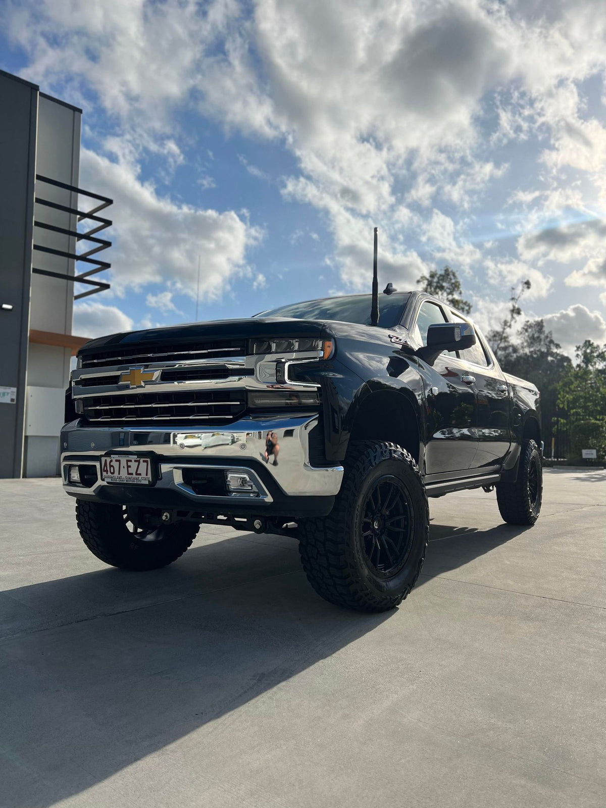 ORI Electric Steps Chevy Silverado 1500 LTZ & Trailboss 2019 - 2022 - Offroad Industries