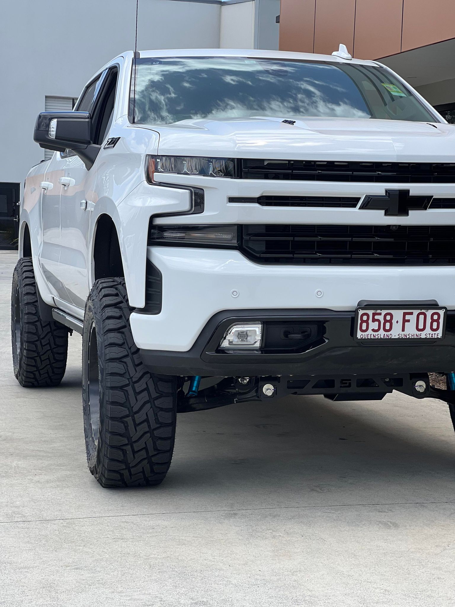 ORI Electric Steps Chevy Silverado 1500 LTZ & Trailboss 2019 - 2022 - Offroad Industries