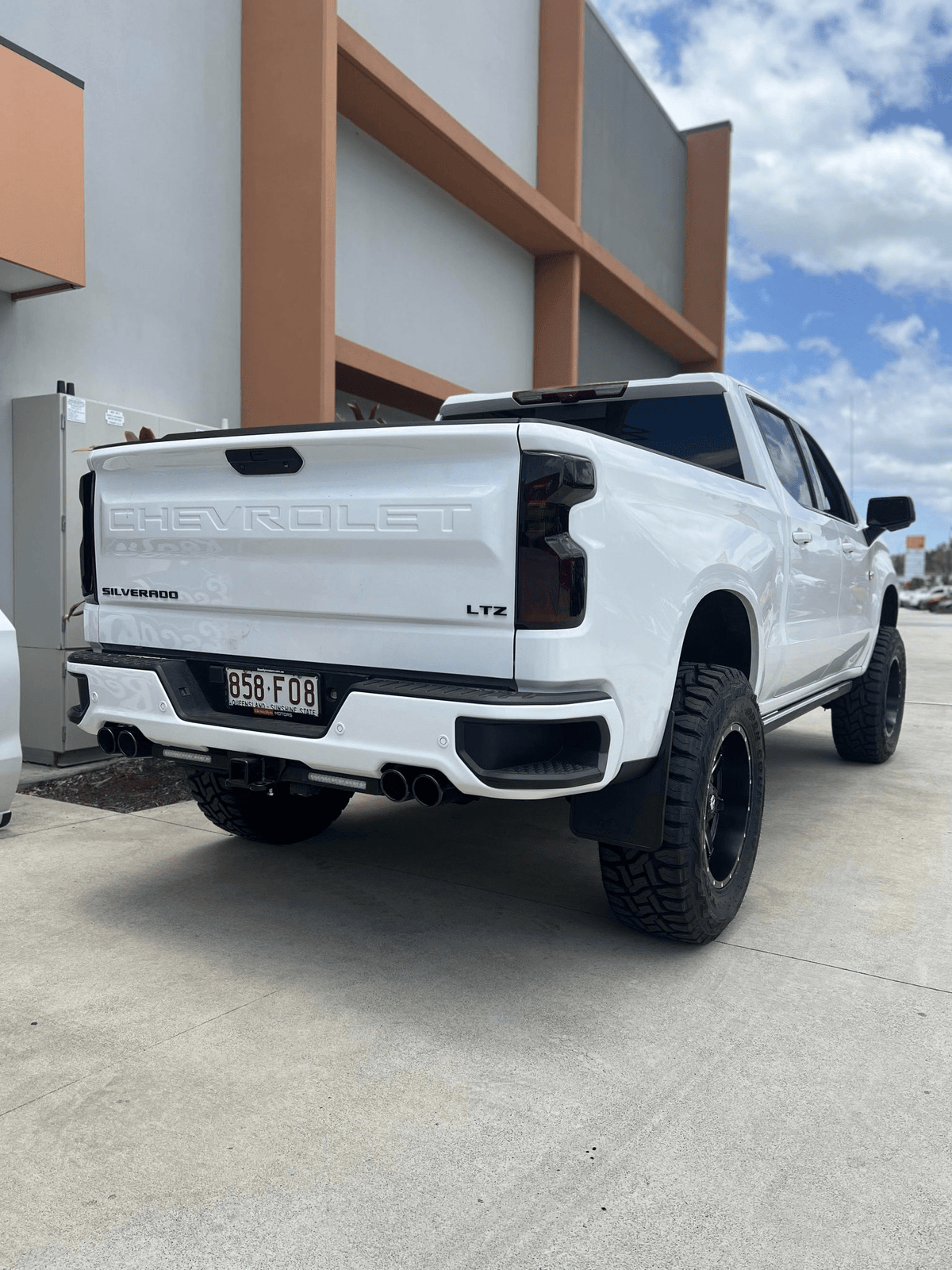 ORI Electric Steps Chevy Silverado 1500 LTZ & Trailboss 2019 - 2022 - Offroad Industries