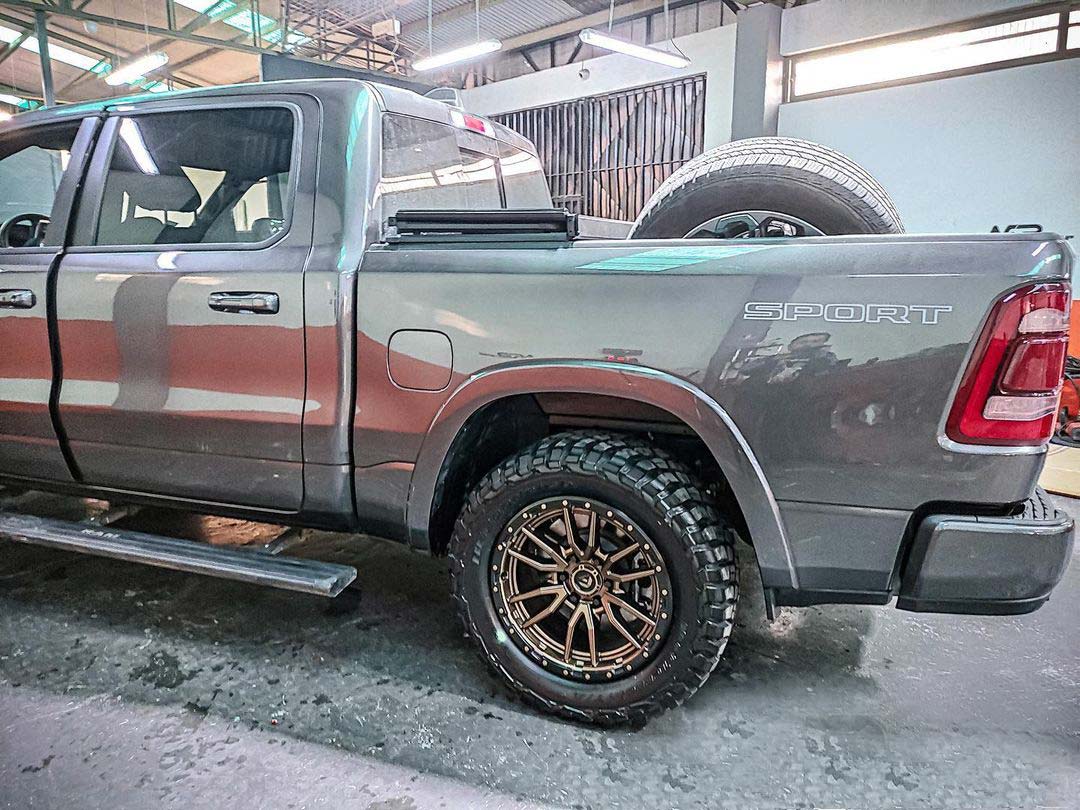 ORI Rectractable Side Step DT RAM 1500 Laramie TRX - Offroad Industries