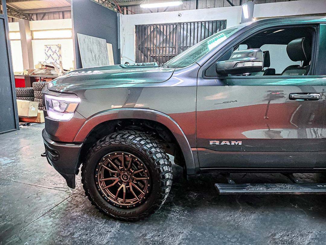 ORI Rectractable Side Step DT RAM 1500 Laramie TRX - Offroad Industries