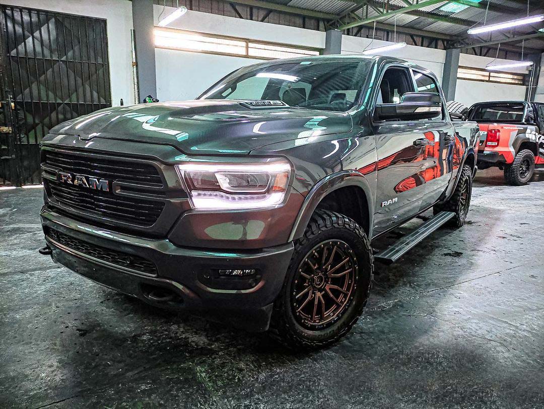 ORI Rectractable Side Step DT RAM 1500 Laramie TRX - Offroad Industries