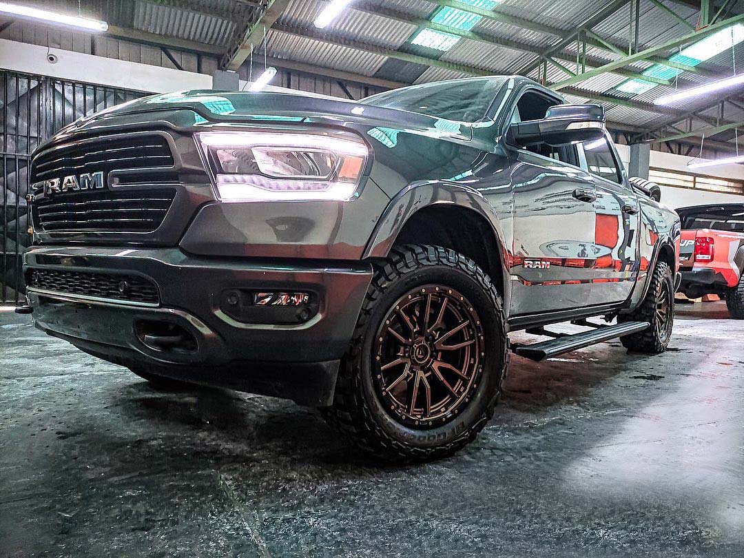 ORI Rectractable Side Step DT RAM 1500 Laramie TRX - Offroad Industries